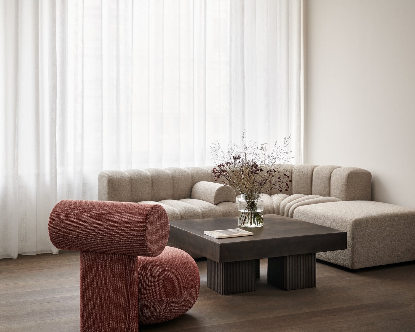 Norr11-Hippo-Soffa-Studio_a1.jpg Inred din restaurang, lounge eller lobby med kavlitetsmöbler från varumärket NORR11.